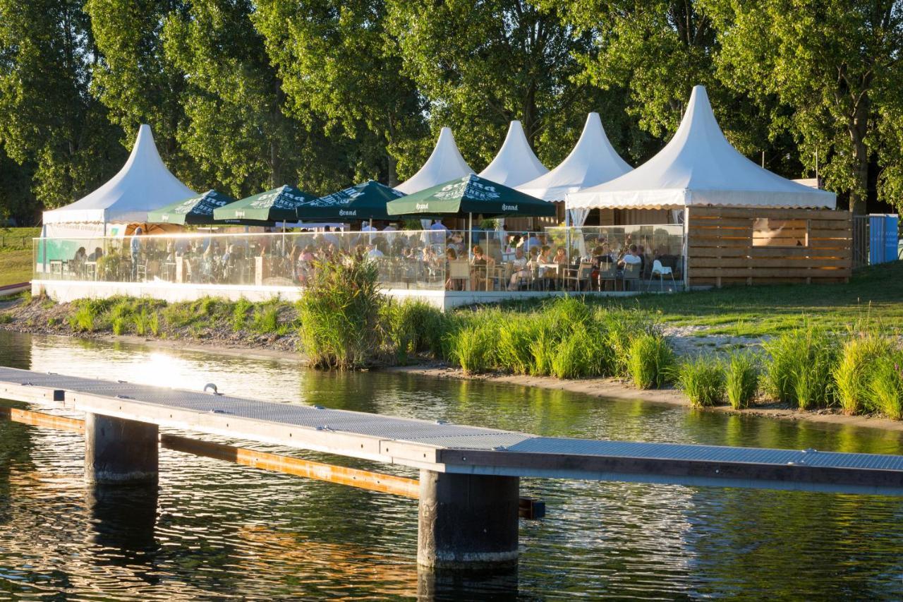 Restaurant Oolderhof Bv Hotel Roermond Ngoại thất bức ảnh