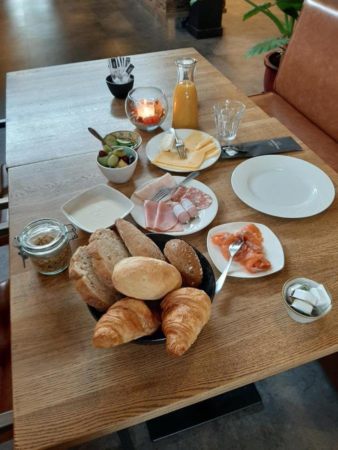 Restaurant Oolderhof Bv Hotel Roermond Ngoại thất bức ảnh