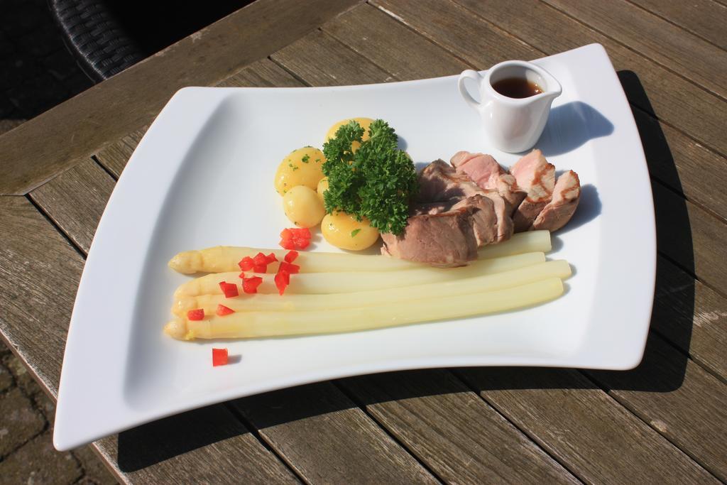 Restaurant Oolderhof Bv Hotel Roermond Ngoại thất bức ảnh
