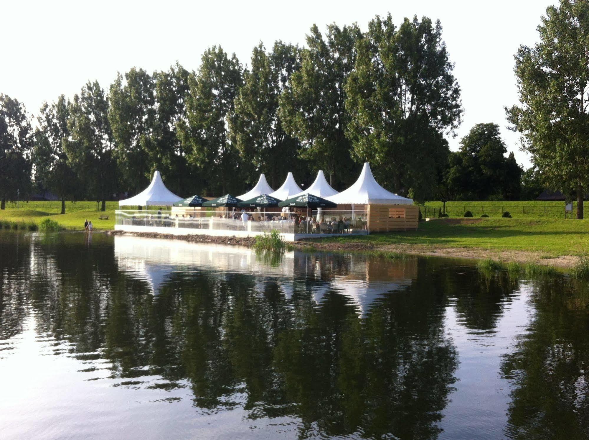 Restaurant Oolderhof Bv Hotel Roermond Ngoại thất bức ảnh